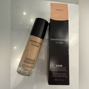 Discontinued bareMinerals BAREPRO Liquid Foundation - Performance Wear Sateen 05